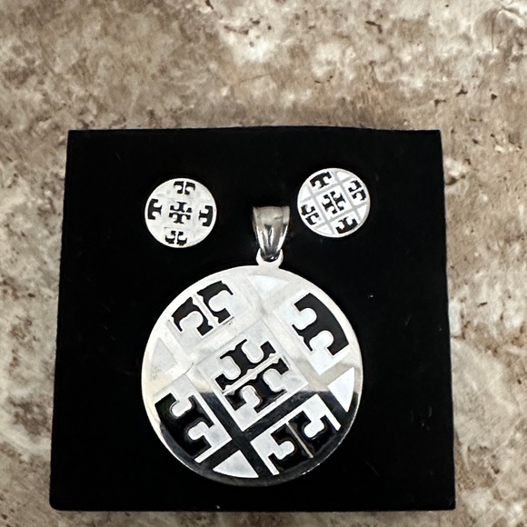 Tory Burch white/Silver Pendant and Earring Set - Picture 1 of 3